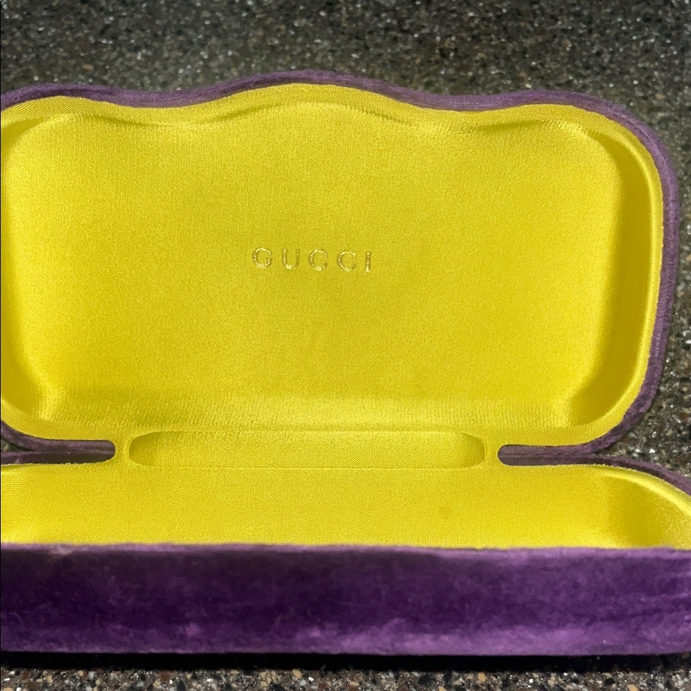 Gucci Women's Black Sunglasses - Picture 6 of 12